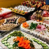 فینگرفود انواع سالاد دسر پیراشکی سینی مزه غذا تولد