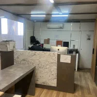 خانم منشی آشنا به حسابداری