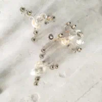 لوستر ۳شاخه برقی سالم ولی رنگ پریدگی|لوستر و چراغ آویز|اصفهان, گرکان|دیوار