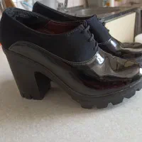 کفش پاشنه دار