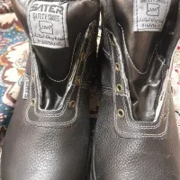 کفش ایمنی مارک ساتر|کیف، کفش، کمربند|صدرا-فارس, فاز ۱|دیوار