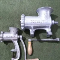 چرخ گوشت قدیمی دستی بزرگ شماره 22 صنعتی چکسلواکی