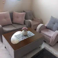 نیم‌ست راحتی با جلو مبلی