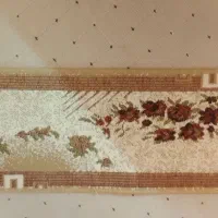 رو پله ای  همراه با قالیچه و کناره