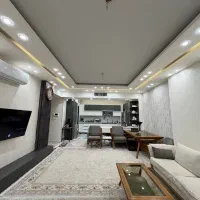 پیلوت-با-پذیرای-بزرگ-در-بلوار-جوان