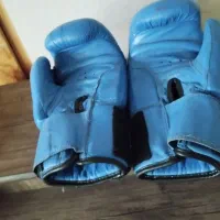 یک جفت دستکش چرم طبیعی