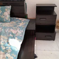 یک عدد ویترین تمیز وشیک به همراه سرویس خواب|تخت و سرویس خواب|فولادشهر, فولادشهر|دیوار