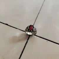 انگشتر یاقوت|جواهرات|قم, چهل درخت‎|دیوار