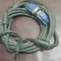 مانیتور کامپیوتر و کابل انتقال تصویر ۵متری