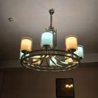 لوستر ۸ شاخه|لوستر و چراغ آویز|کرج, کوی زنبق|دیوار