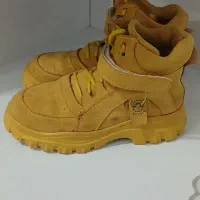 کاپشن و بوت دخترانه|کفش و لباس بچه|شهرکرد, |دیوار