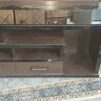 میز زیر تلویزیون