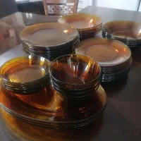 سرویس 12نفره پیرکس. عسلی