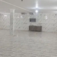 طبقه پایین مغازه شیک وبزرگ