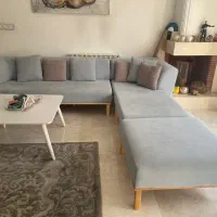 مبل راحتی با کیفیت و فوم فشرده ،پاف و میز سفید