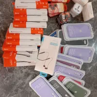 هندزفری بلوتوثی،کابل شارژر،محافظ لنز،قاب سیلیکونی