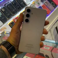 سامسونگ s24fe درحد نو