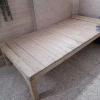 تخت چوبی