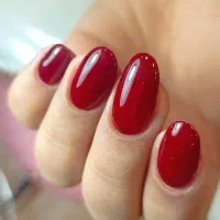 ارائه خدمات و اموزش ناخن