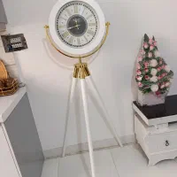 ساعت ایستاده