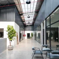 مسئول دفتر خانم (با تجربه )