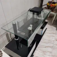 میز تلویزیون شیشه ایی و ام دی اف