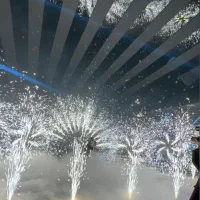 آتش بازی آبشار سرد