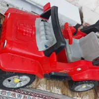 ماشین شارژی تمیز باطری سالمه شارژر داره
