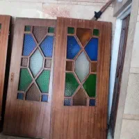 درب چوبی شیشه رنگی