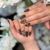 به چند نفر مدل ناخن نیازمندم