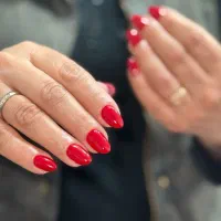 کاشت ناخن باتخفیف ویژه