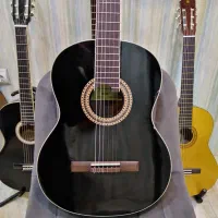 خریدار و فروش انواع گیتار