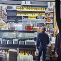 یگ شاگرد فروشنده نیاز دارم