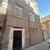 ۳ طبقه خونه ویلایی حیاط دار