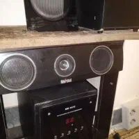 با سلام یک عدد باند ایستاده مارشال