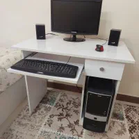 کامپیوتر سامسونگ +کیس +کیبورد و اسپیکر (با میز )