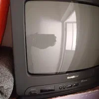 ۲عدد تلویزیون در حد نو سالم ومیز تلویزیون و تخت