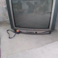 تلویزیون قدیمی.سالم با دستگاه دیجیتال