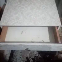 میز کاشت ناخن و قفسه ویترین ارایشگاه|آرایشگاه و سالنهای زیبایی|صدرا-فارس, فاز ۲|دیوار