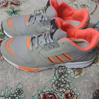 یک جفت کتانی زنانه سایز ۴۱ در صالحیه بهارستان