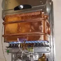 تعمیر و سرویس آبگرمکن دیواری در منزل مشتری