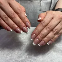کاشت ناخن ژل تیپس تخصصی،کاشت سریع،سبک وبادوام بالا
