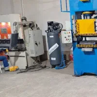 کارگر صنعتی