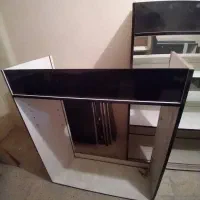 دکور لوازم آرایشی|کتابخانه، شلف، قفسه‌های دیواری|تهران, باغ فیض|دیوار