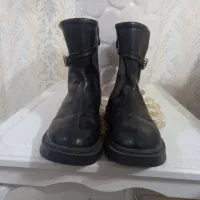 پوتین  کاملا سالم دو بار بیشتر نپوشیده کوچیک شده