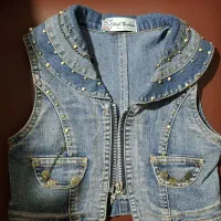 تعدادی لباس کودک