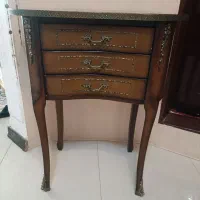 میز و صندوقچه