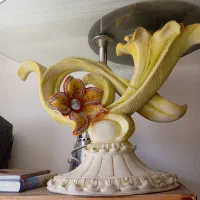 میز طرح گل