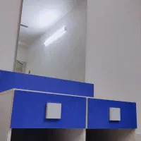 صندلی و وسایل آرایشگاه