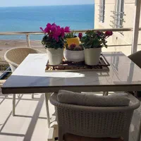 آپارتمان-ساحلی-با-ویو-به-دریا